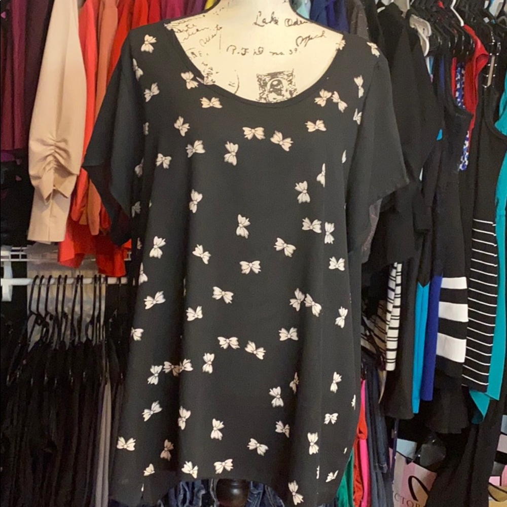 Black top with bows